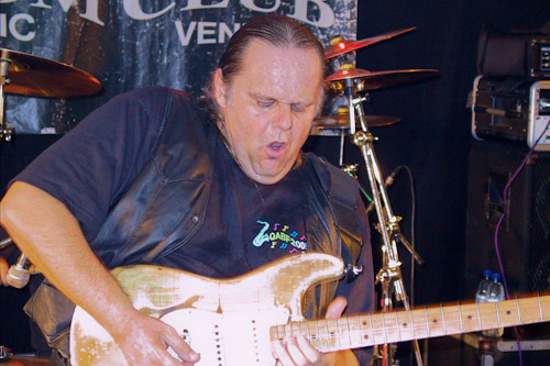Walter Trout @ The Boom Boom Club - 31st Nov 2005 (Walter Trout on lead guitar)