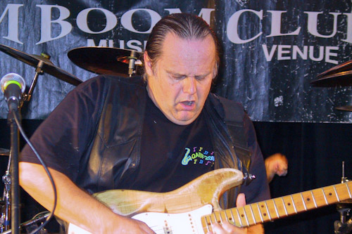 Walter Trout @ The Boom Boom Club - 31st Nov 2005 (Walter Trout on lead guitar)