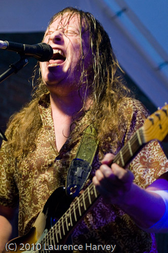 Innes Sibun on lead guitar