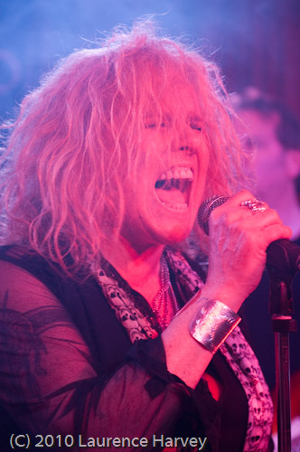 Nikki Lamborn, vocals