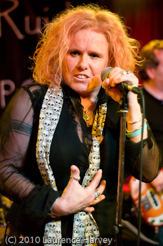 Nikki Lamborn, vocals