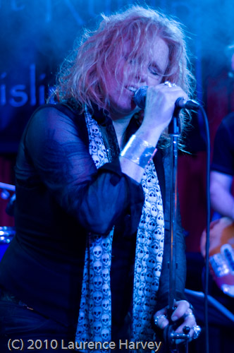Nikki Lamborn, vocals