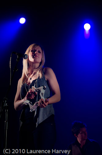 Sandi Thom's backing singer