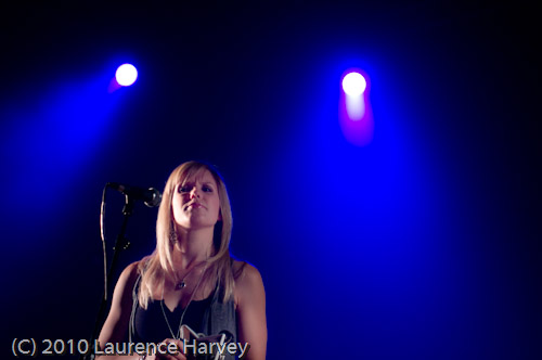 Sandi Thom's backing singer