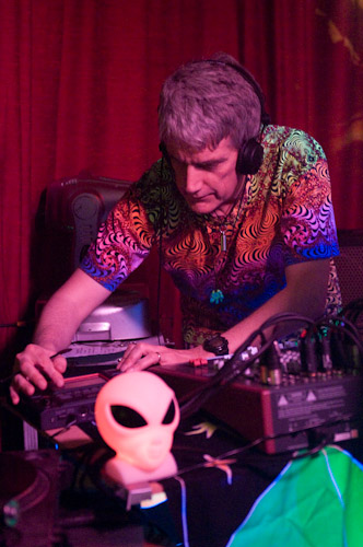 Chris Purdon (synths  & effects)