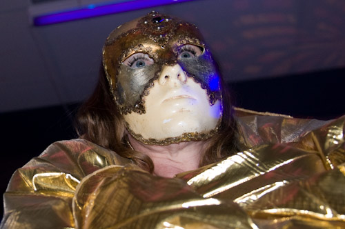 Miss Angel, cosmic dancer