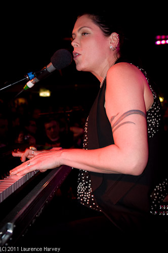 Beth Hart, vocals & keyboards