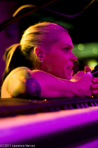Beth Hart, vocals