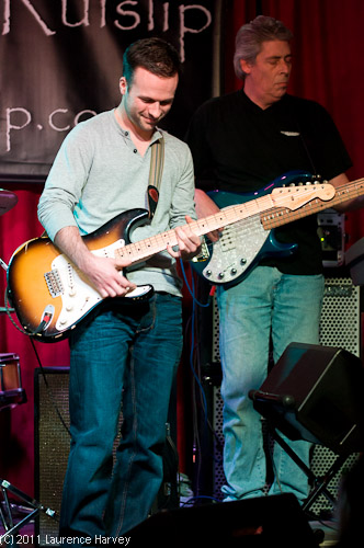 Dan Smith on lead guitar & Ken Redding on bass