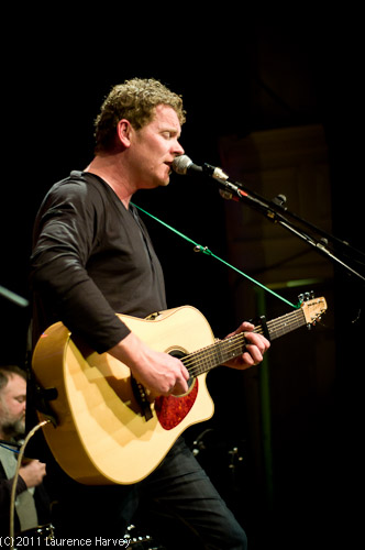 Nigel Clark on vocals & acoustic guitar