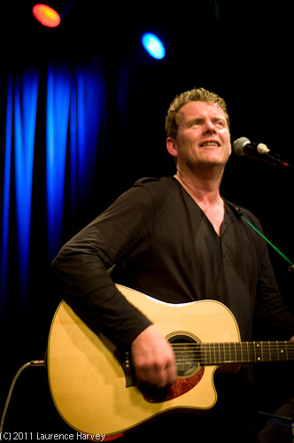 Nigel Clark on vocals & acoustic guitar