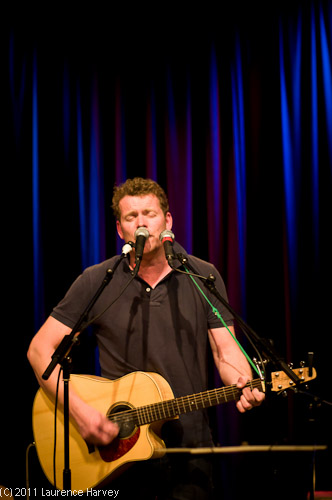 Nigel Clark on vocals & acoustic guitar