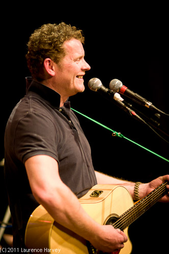 Nigel Clark on vocals & acoustic guitar