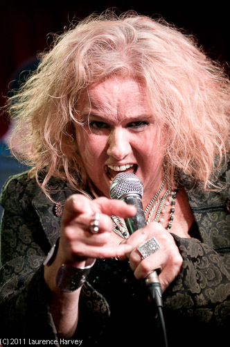 Nikki Lamborn on vocals
