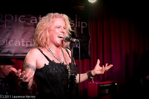 Nikki Lamborn on vocals
