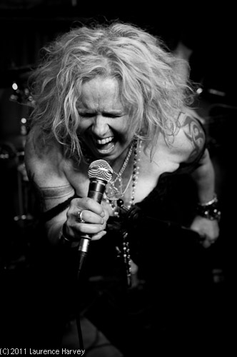 Nikki Lamborn on vocals