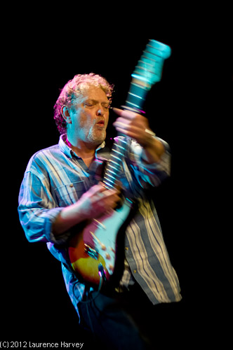 Barry Barnes, guitar & vocals