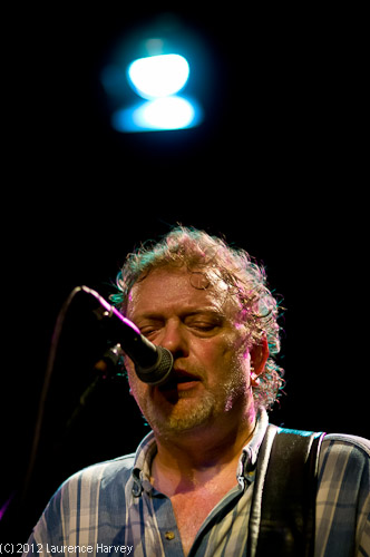 Barry Barnes, guitar & vocals