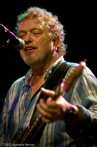 Barry Barnes, guitar & vocals