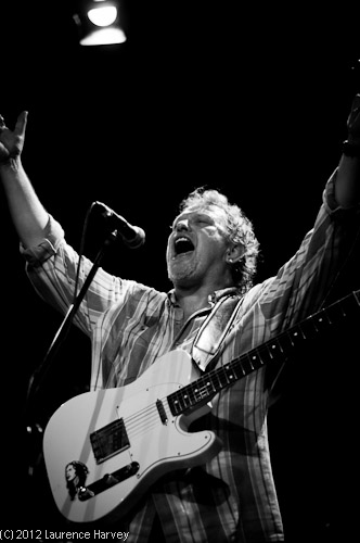 Barry Barnes, guitar & vocals