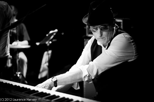 Ian Salisbury on keyboards