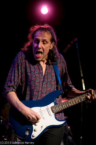 Geoff Grange on guitar
