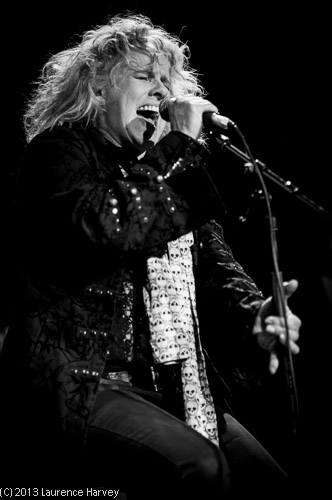 Nikki Lamborn on vocals
