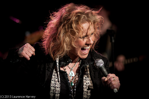 Nikki Lamborn on vocals