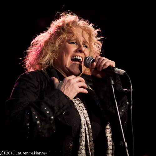Nikki Lamborn on vocals