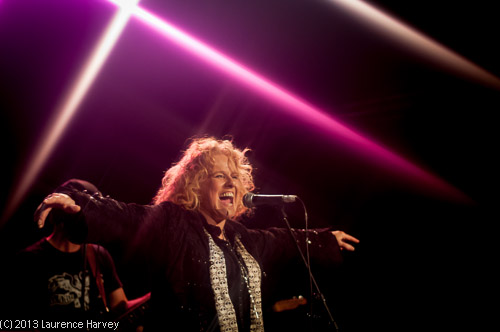 Nikki Lamborn on vocals