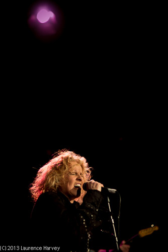 Nikki Lamborn on vocals