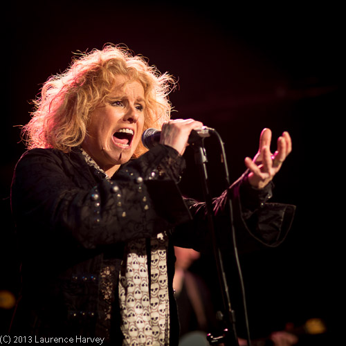 Nikki Lamborn on vocals