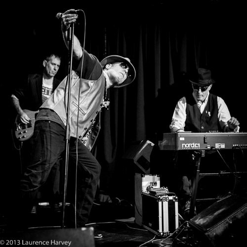 Russ Berry on vocals & Ian Salisbury on keyboards