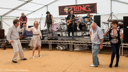 Storm Warning  entertain the crowd