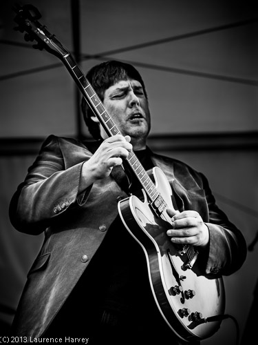The Shufflepack - Joe Nethercoat on guitar