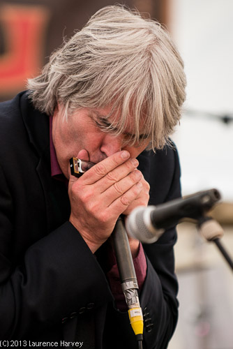 The Shufflepack - Son Maxwell on harp & vocals