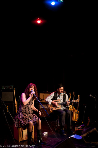 Becky Tate on vocals and Trevor Steger on guitar & harmonica
