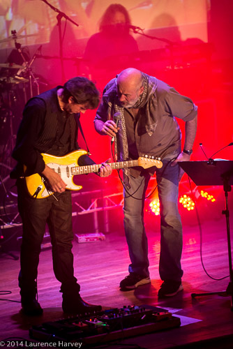 Fish on vocals & Robin Boult on guitar