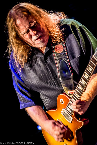 Warren Haynes on guitar & vocals