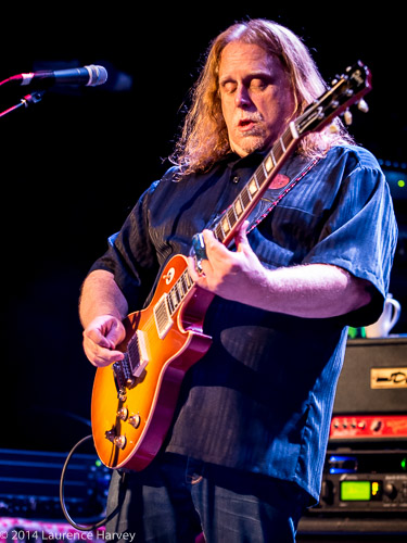 Warren Haynes on guitar & vocals