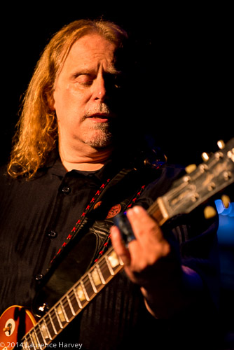Warren Haynes on guitar & vocals
