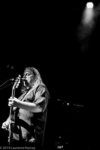 Warren Haynes on guitar & vocals