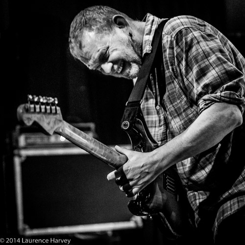Barry Barnes on guitar & vocals