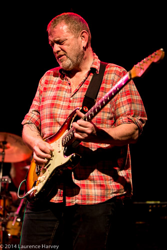 Barry Barnes on guitar & vocals