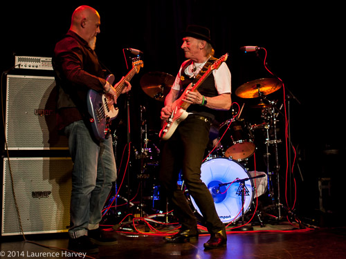 Del Bromham on guitar & Robbie Stewart-Mathews on bass
