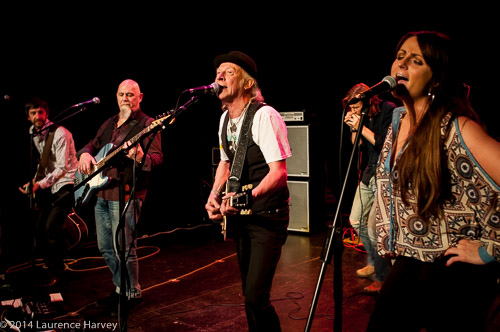 Del Bromham with his band and guest Cherry Lee Mewis