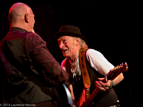 Del Bromham on guitar & Robbie Stewart-Mathews on bass