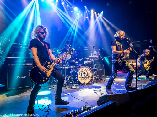Western Sand on stage @ Shepherd's Bush Empire