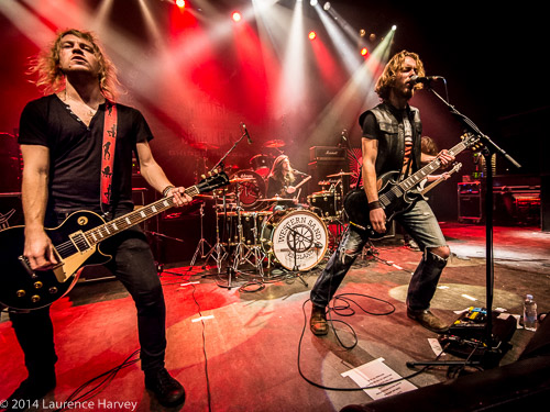 Western Sand on stage @ Shepherd's Bush Empire