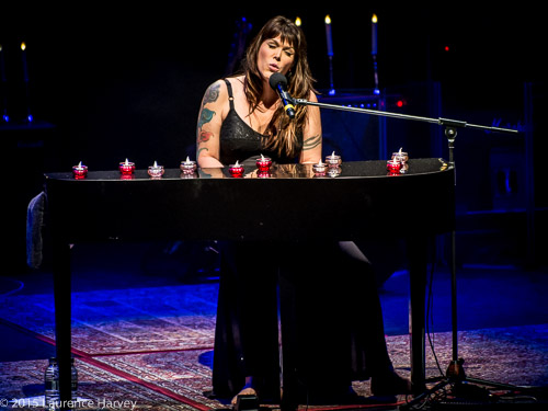 Beth Hart on vocals & keyboards